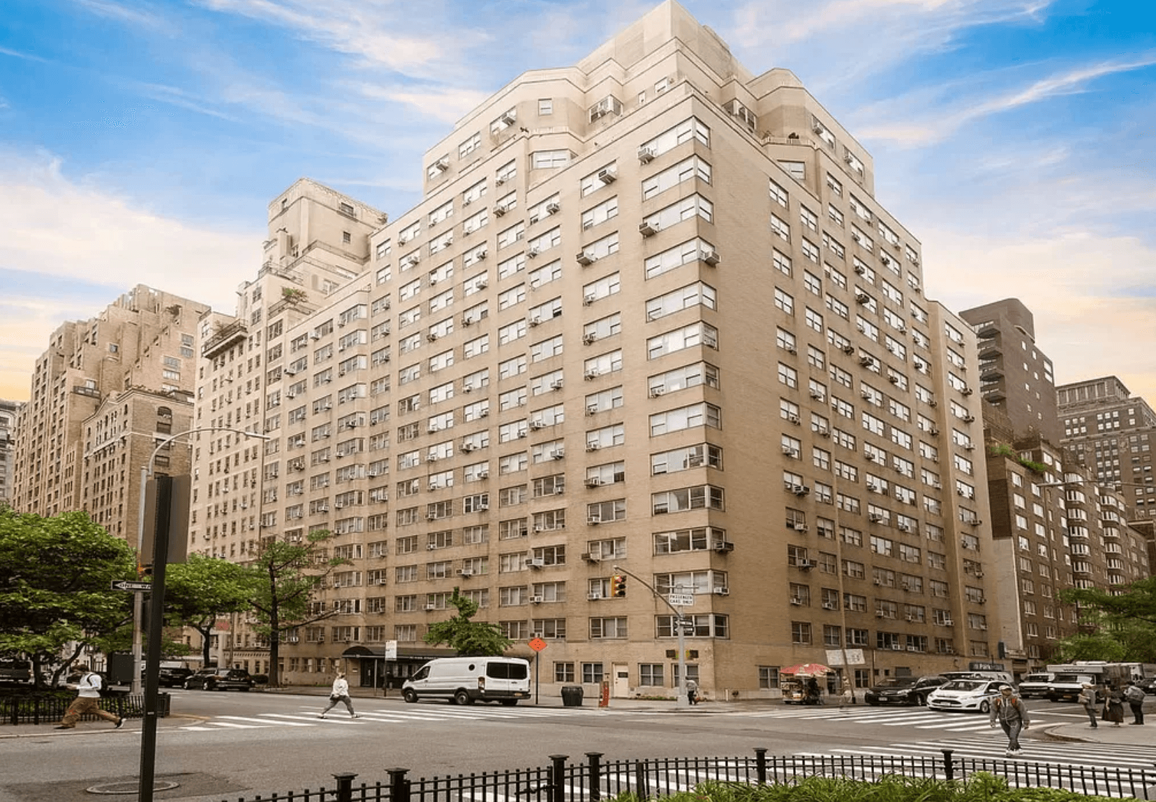 Noomi apartment in Murray Hill